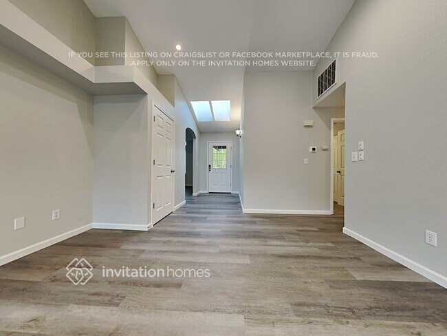 Building Photo - 6038 60th Loop SE