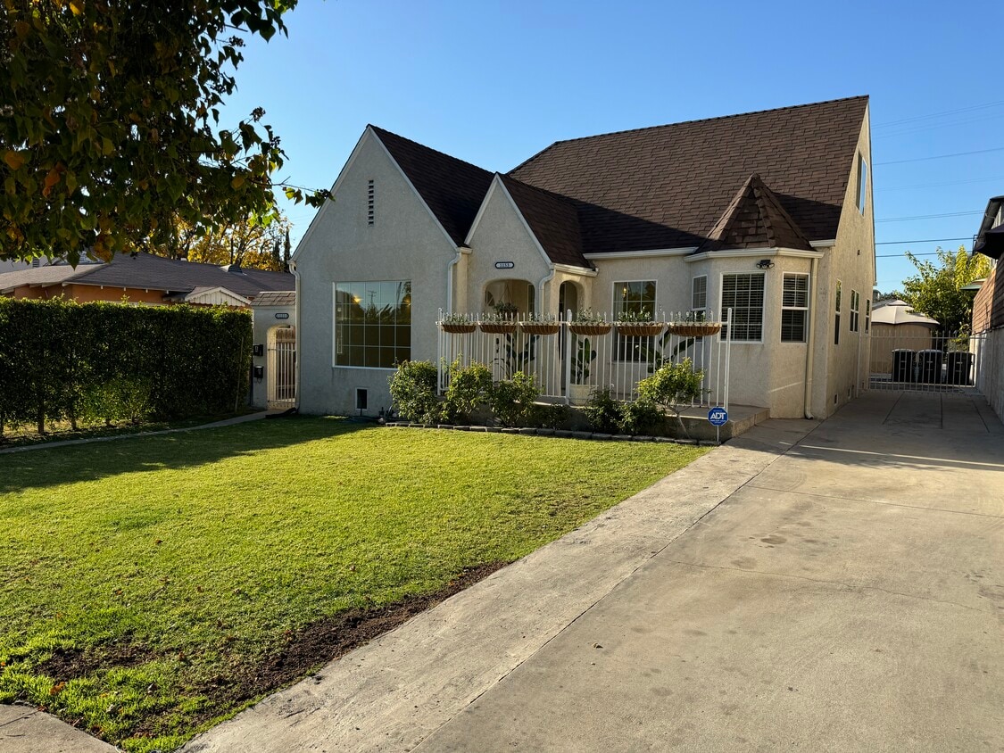 Primary Photo - 1153 Alameda Ave
