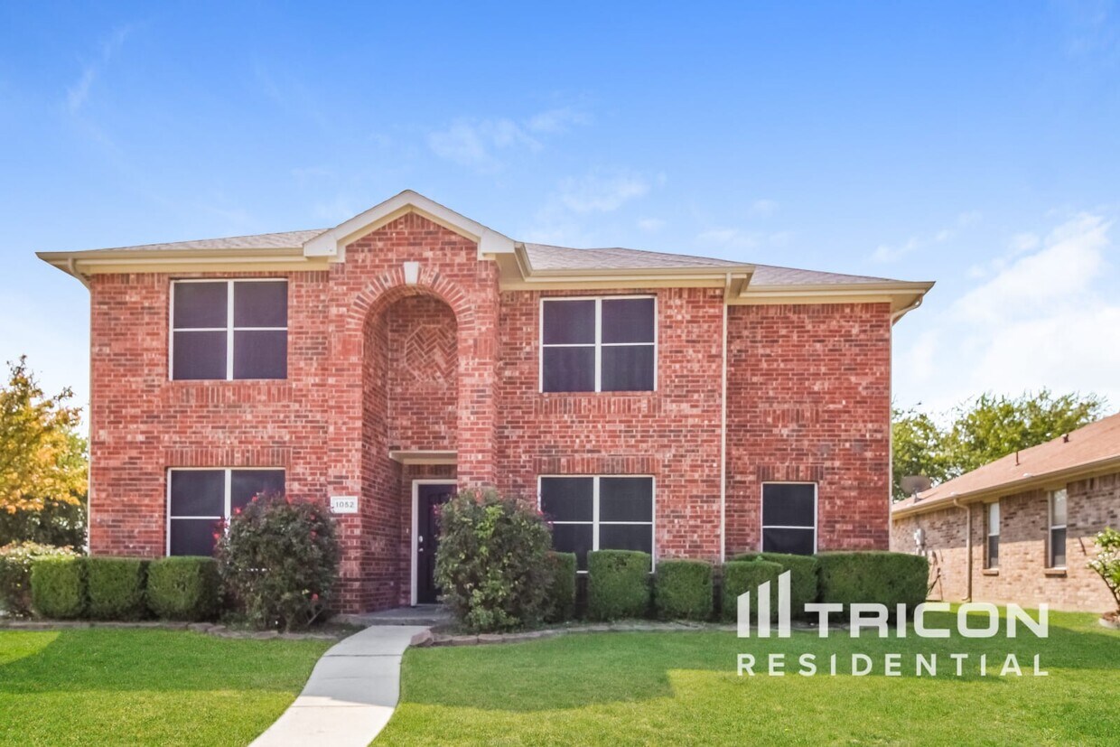 Foto principal - 1052 Shadywood Dr