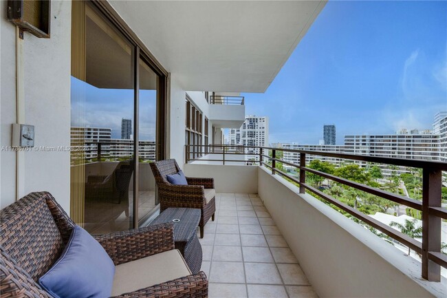 Foto del edificio - 2500 Parkview Dr