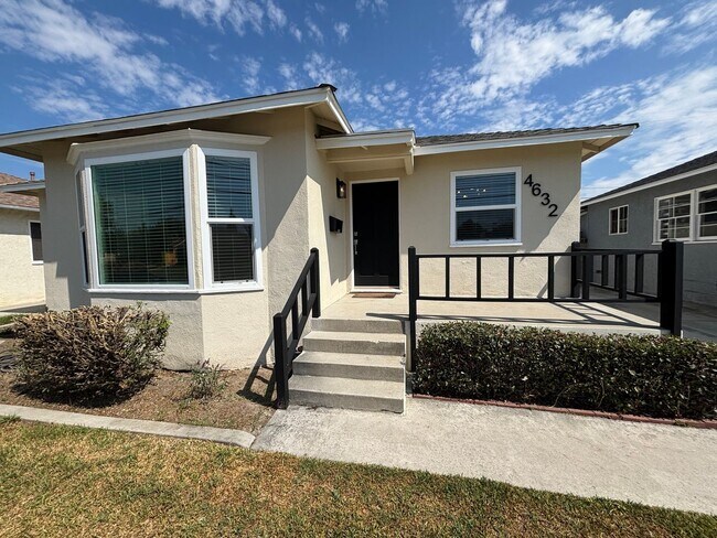 Foto del edificio - Beautifully Remodeled 3 Bedroom Home in Ci...
