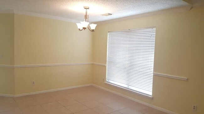 Building Photo - 17326 Valley Palms Dr