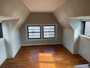 Building Photo - 706 N 12th St