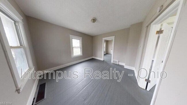 Foto del edificio - 12633 Edmonton Ave