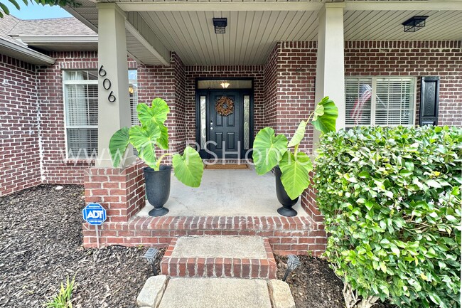 Foto del edificio - South Crestview 3/2 Available 8/1