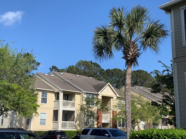 Foto del edificio - 1600 Long Grove Dr