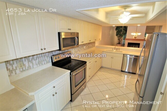 Foto del edificio - 4653 La Jolla Dr