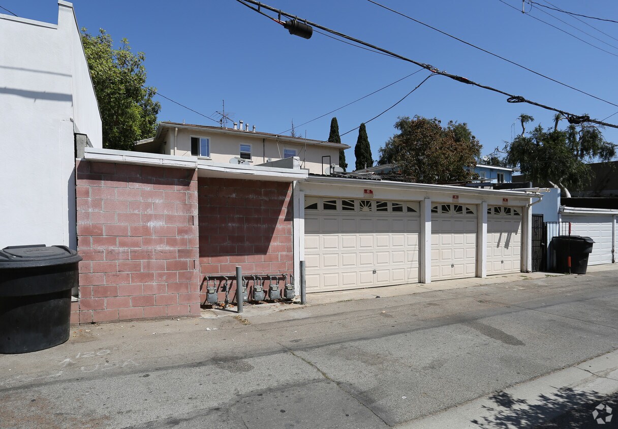 Building Photo - 11266 Venice Blvd