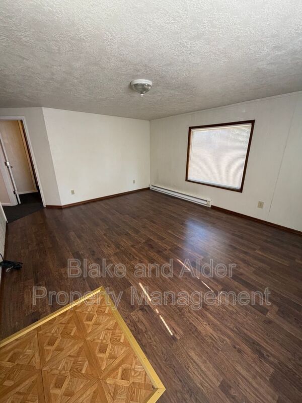 Building Photo - 10926 SE Linwood Ave
