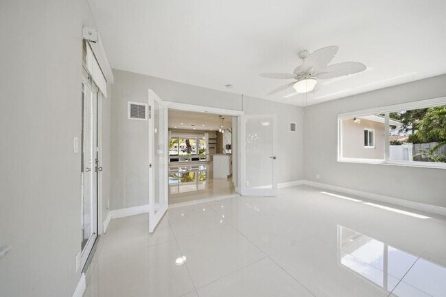 Foto del edificio - 5031 NE 23rd Terrace