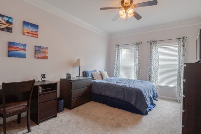 Foto del edificio - 3405 Westchester Ridge NE