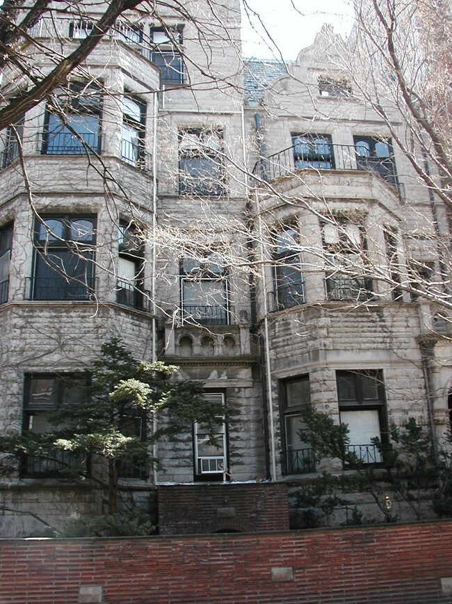 Building Photo - 1353 N State Pky