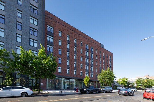 Building Photo - Help Hinsdale B