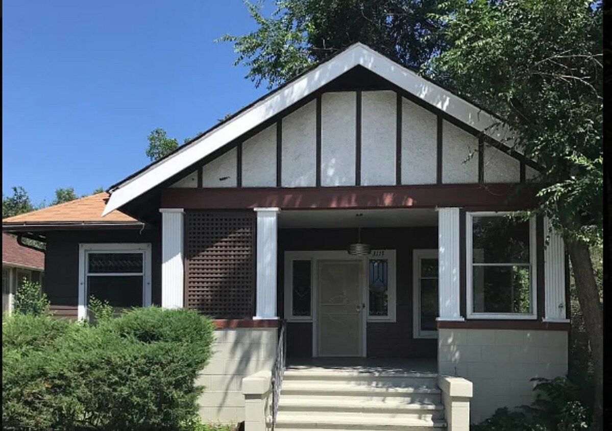 Primary Photo - Victorian Home Downtown – Available July 1...