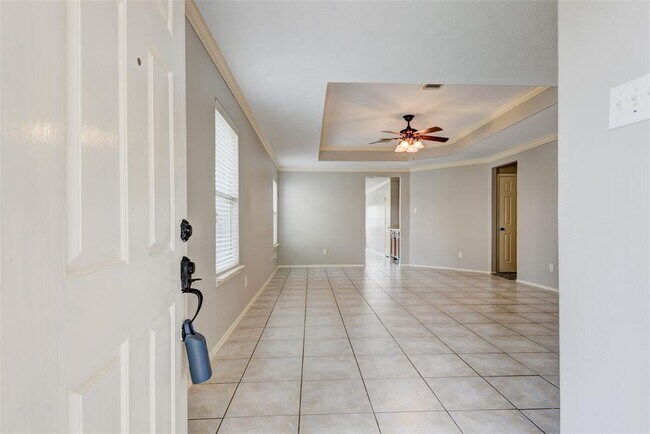 Building Photo - 6607 Springfield Garden Ln
