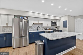 Building Photo - 3934 Stone Gate Dr