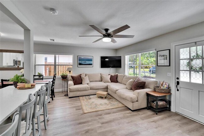 Building Photo - 1623 San Mateo Dr