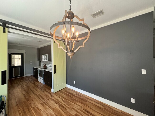 Foto del edificio - Charming Pensacola Home