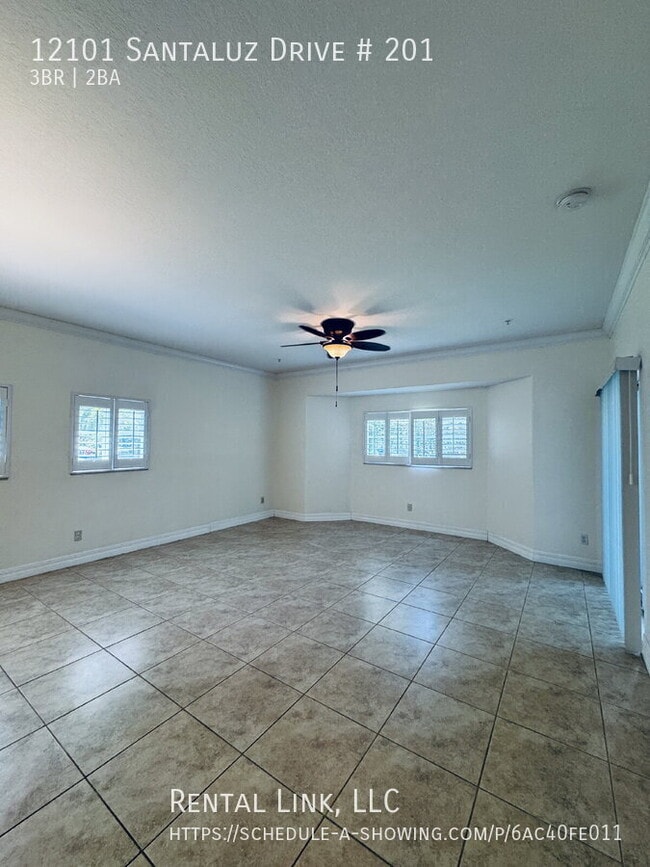 Building Photo - 12101 Santaluz Dr