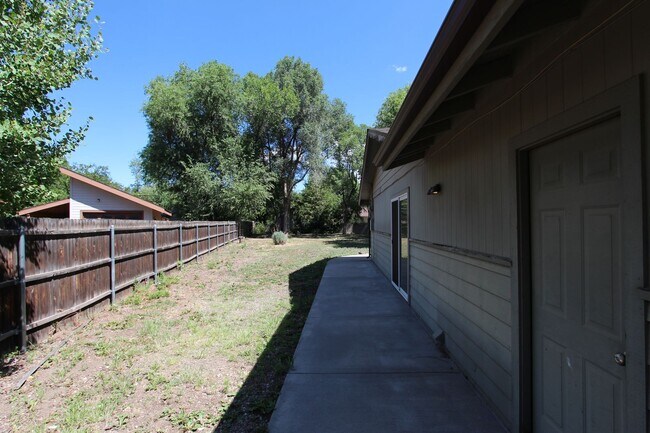 Foto del edificio - MOVE IN READY! Spacious 4-Bedroom Coconino...
