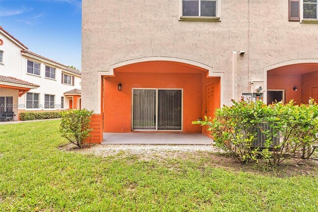 Foto del edificio - 17337 NW 7th Ave