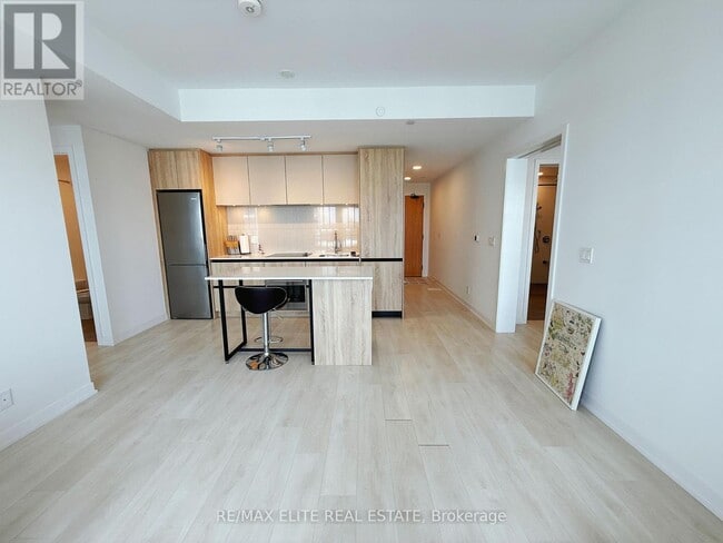 Photo du bâtiment - 7950-7950 Bathurst St