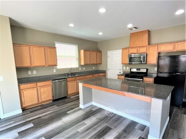 Building Photo - 6444 Dimatteo