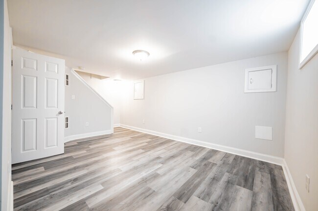 Foto del edificio - 5748 Utrecht Rd