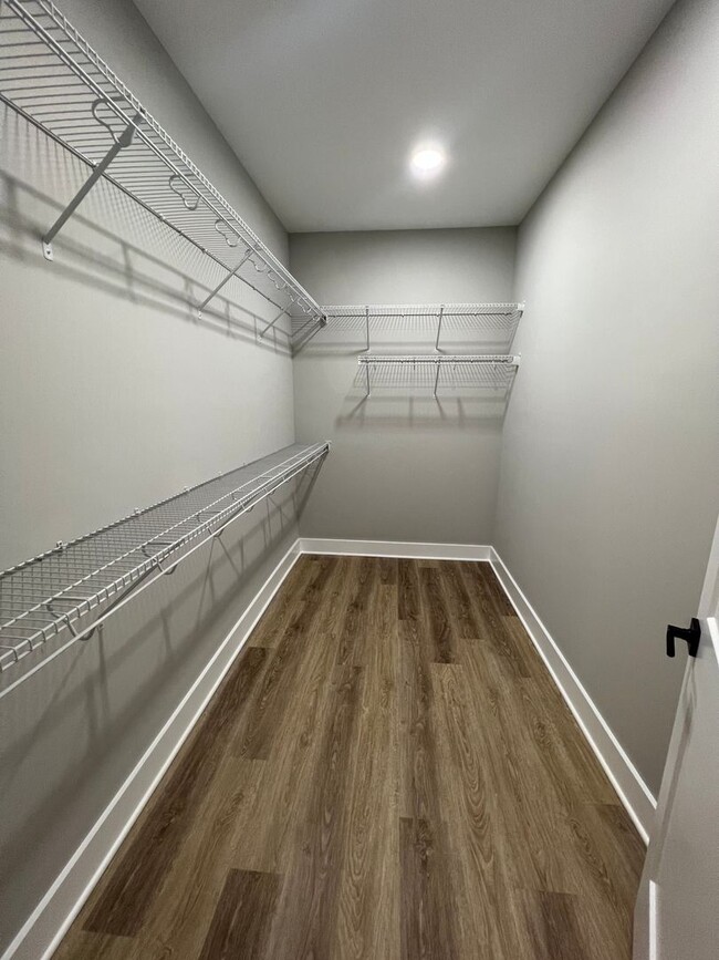 Building Photo - 104 Tivoli Path