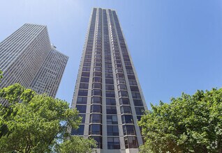 Building Photo - 2650 N Lakeview Ave