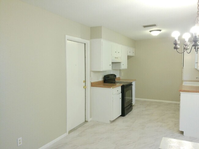 Foto del edificio - 4622 Newbury Ln