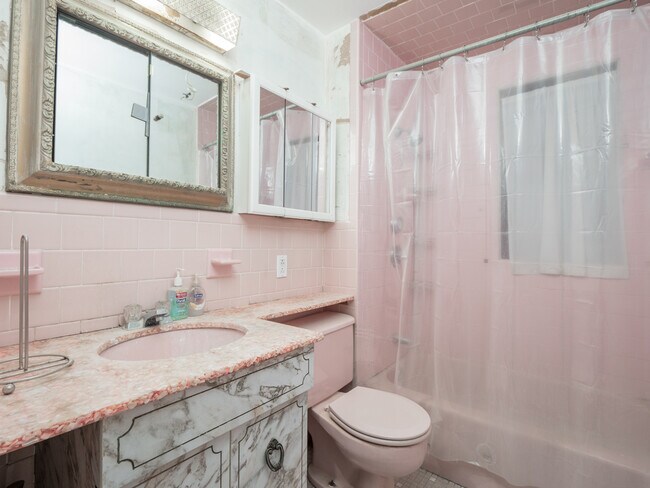 Baño - 68 Apthorp St