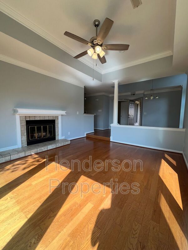 Foto del edificio - 1109 E Morehead St