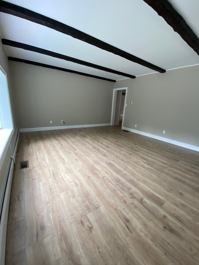 Living room - 61 Parsonage St