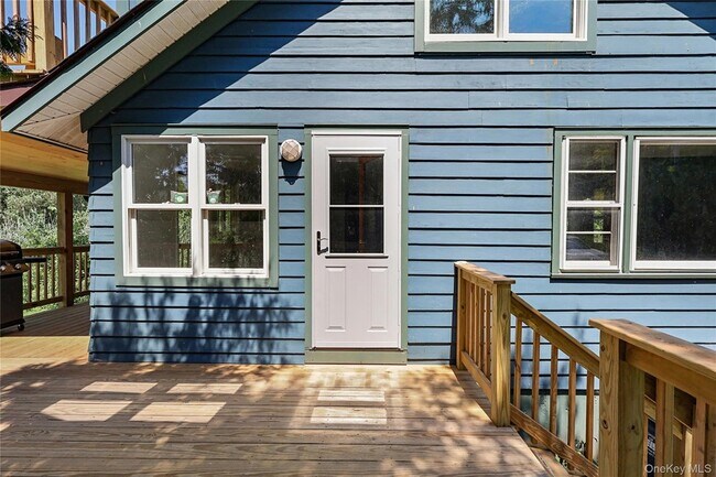 Foto del edificio - 222 Bog Hollow Rd