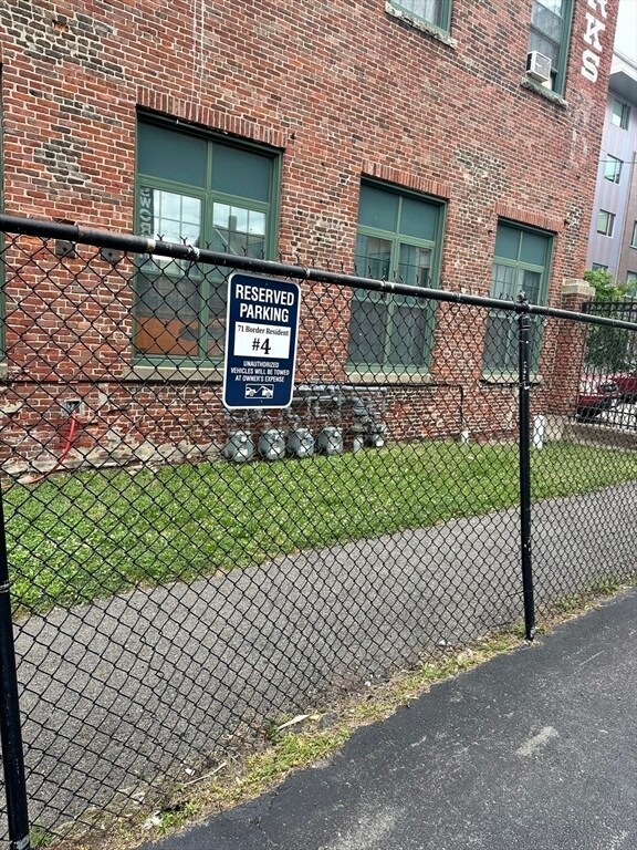 Foto del edificio - 71 Border St