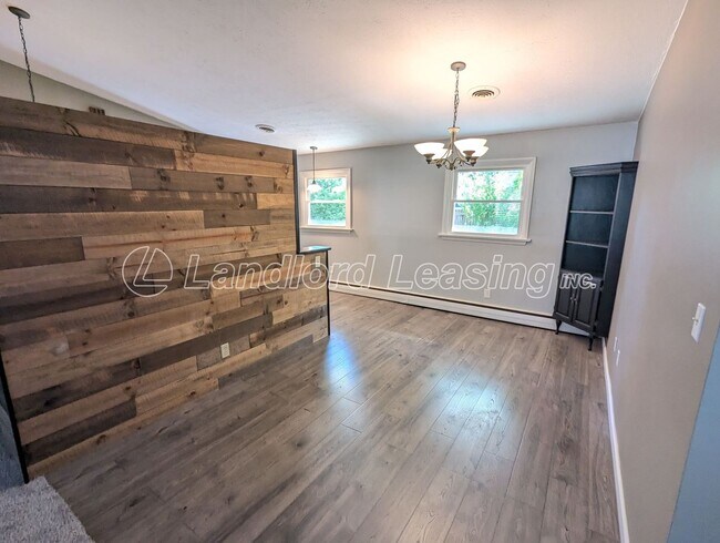 Foto del edificio - Updated Ranch on Corner Lot in Vermilion