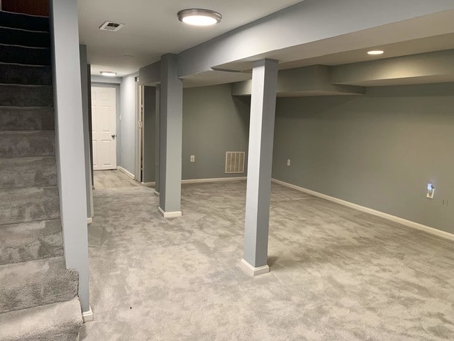 Building Photo - 632 Franklin St NE