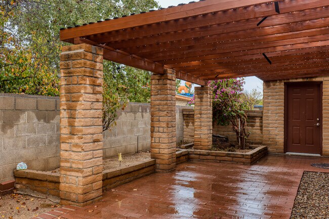 Foto del edificio - 7711 E 39th St