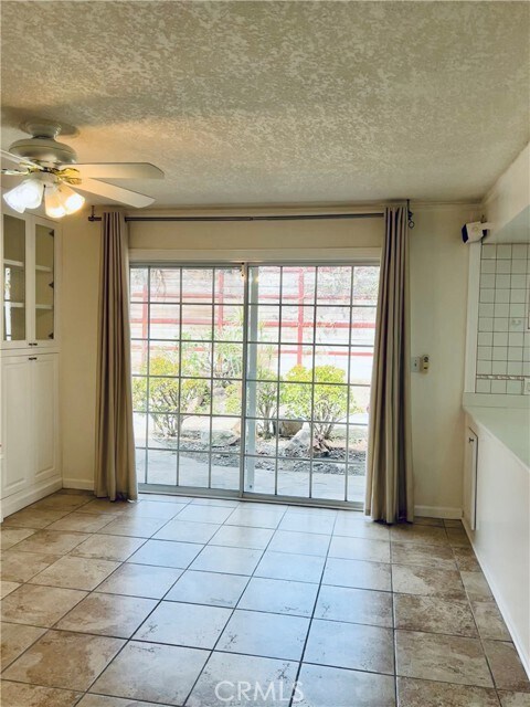 Foto del edificio - 1429 E Albion Ln