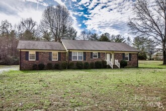 Building Photo - 5390 Vesuvius Furnace Rd