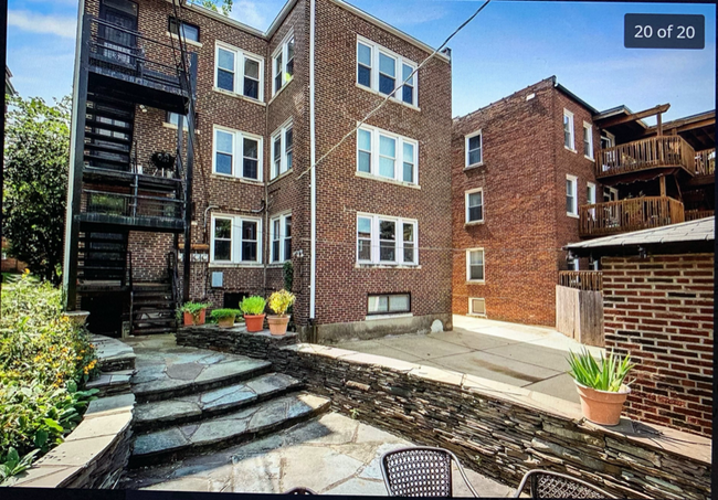 Building Photo - 6301 Southwood Ave