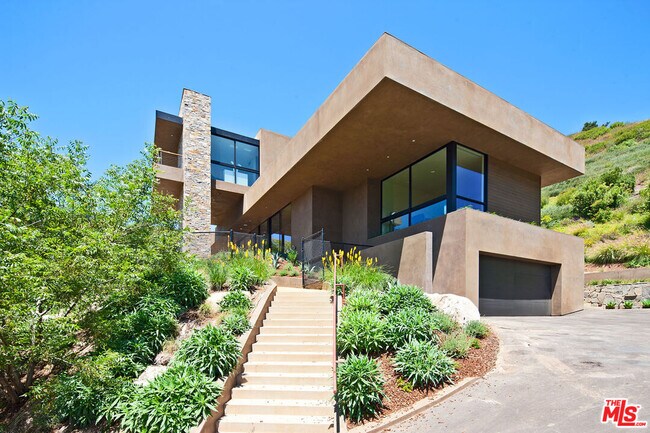 Building Photo - 6228 Sycamore Meadows Dr