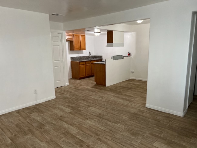 Building Photo - 821 Karma Ct