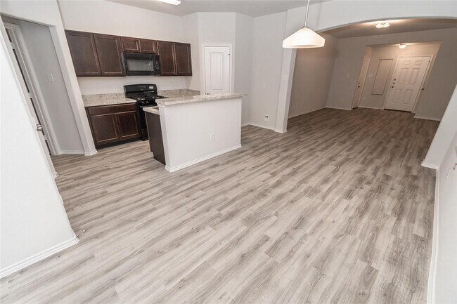 Building Photo - 2765 Madison Ct