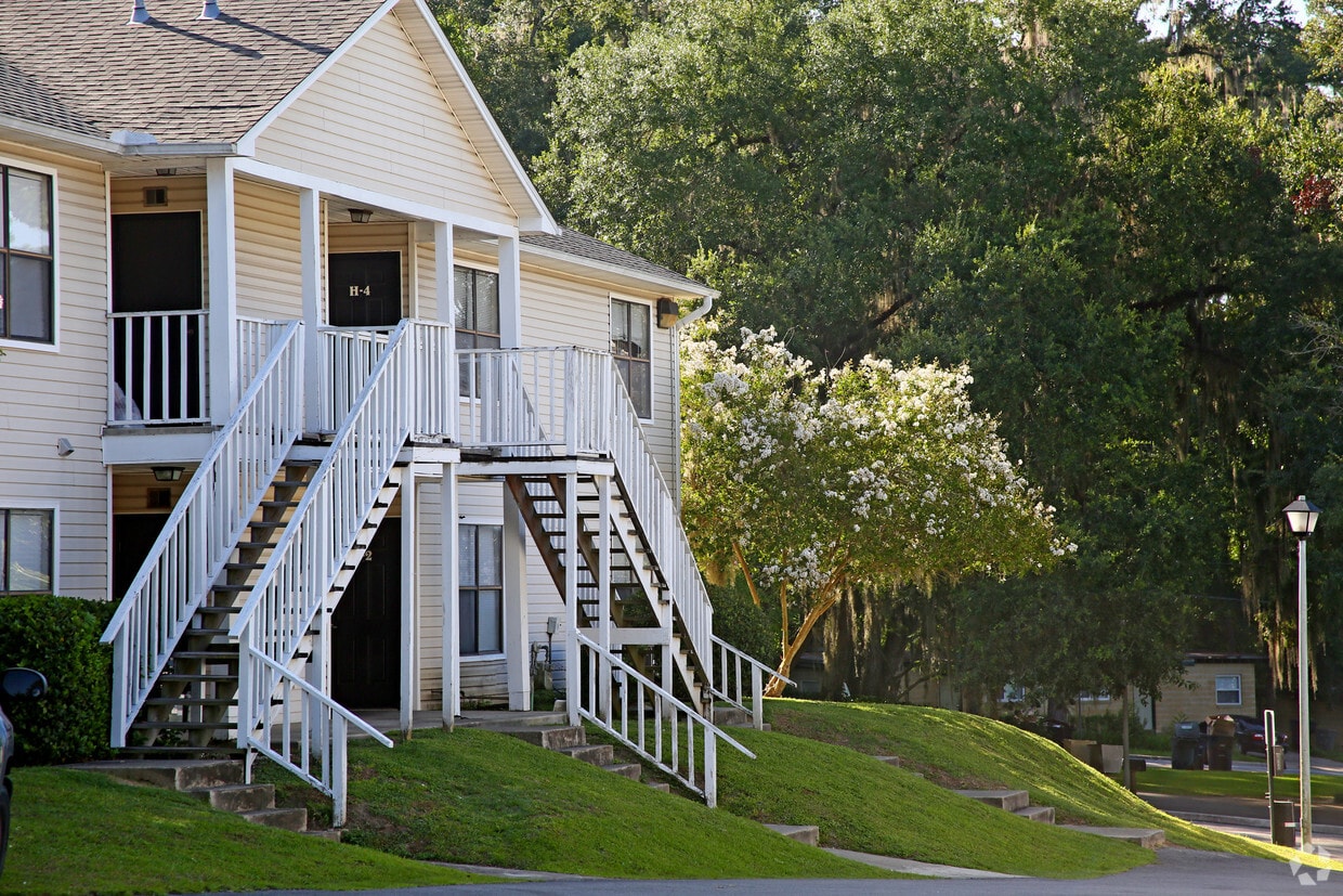 Hillwood Apartments Rentals Tallahassee, FL