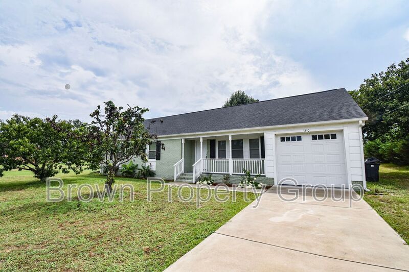 Foto principal - 3310 Clemson Dr