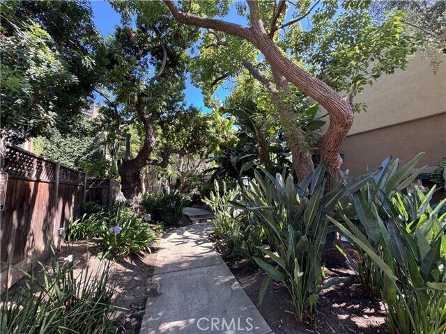 Foto del edificio - 6355 Green Valley Cir