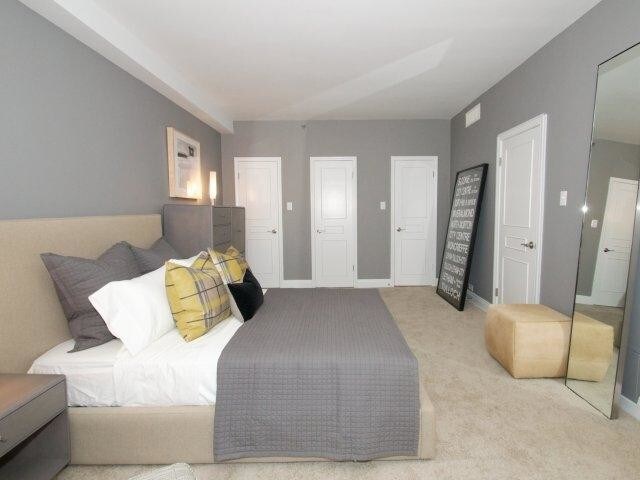 Building Photo - 193 E Chestnut St