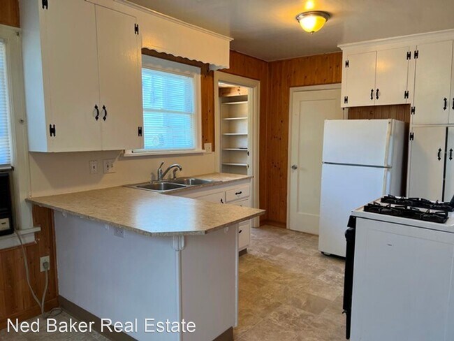 Building Photo - 4 br, 2 bath House - 1955 Chemeketa St NE